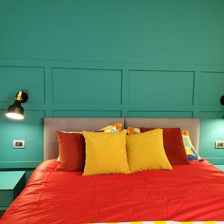 Helga'S Deluxe 3 Apartment Тирана Экстерьер фото