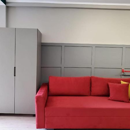 Helga'S Deluxe 3 Apartment Тирана Экстерьер фото