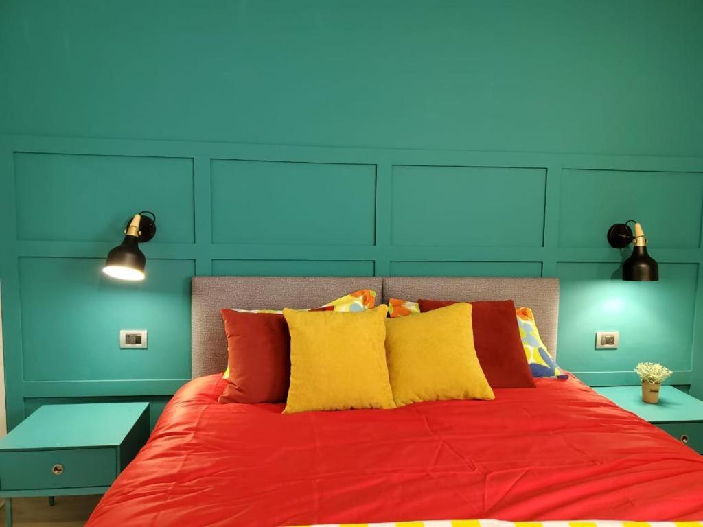 Helga'S Deluxe 3 Apartment Тирана Экстерьер фото