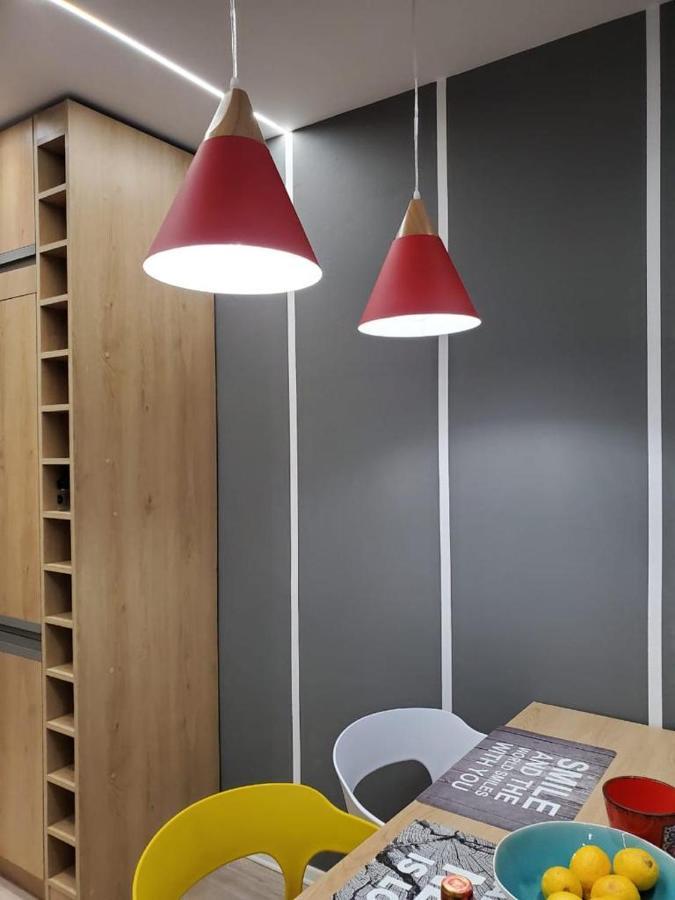 Helga'S Deluxe 3 Apartment Тирана Экстерьер фото