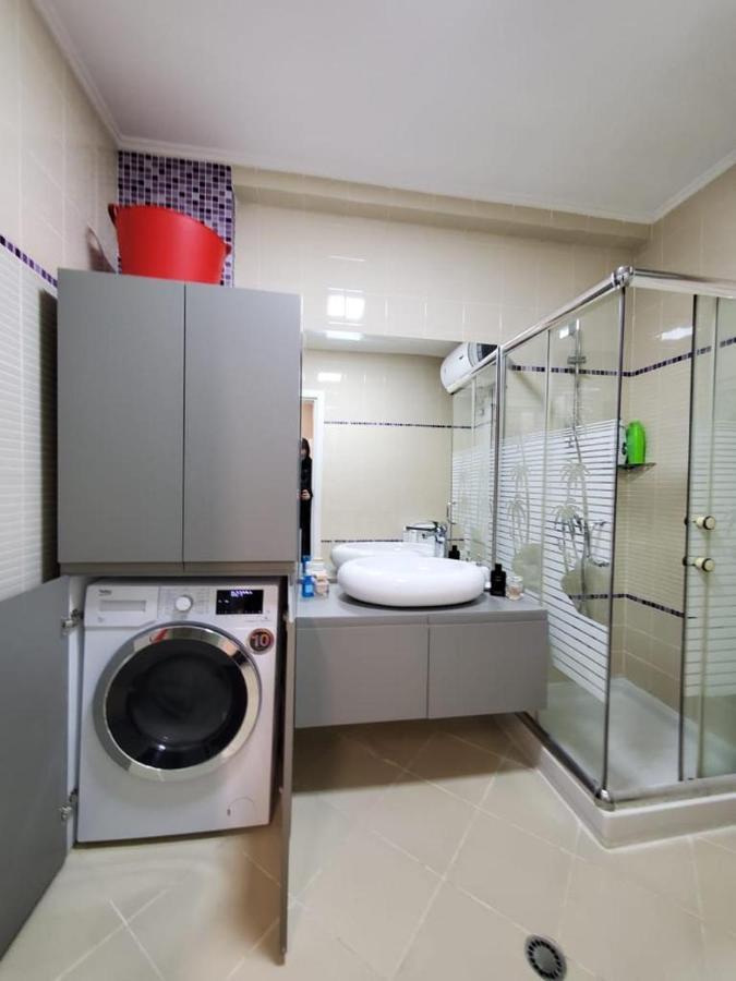 Helga'S Deluxe 3 Apartment Тирана Экстерьер фото