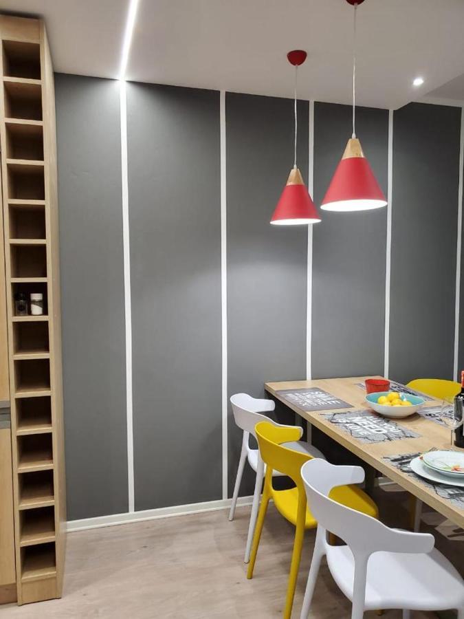 Helga'S Deluxe 3 Apartment Тирана Экстерьер фото