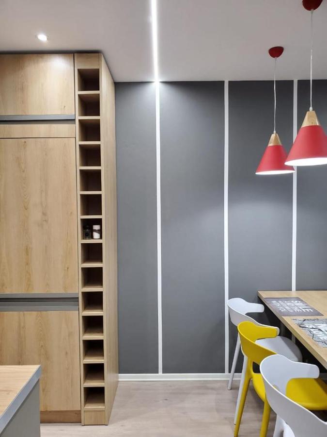 Helga'S Deluxe 3 Apartment Тирана Экстерьер фото